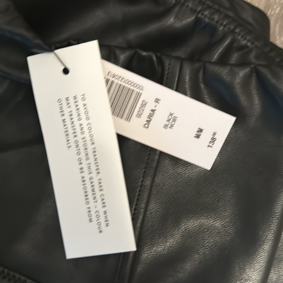 🆕 ARITZIA unreal leather pants/tights - Picture 9 of 9